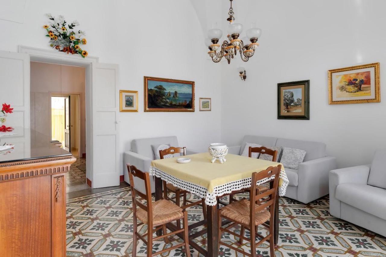 La Torre Antica Dimora Apartment Giuggianello Exterior photo
