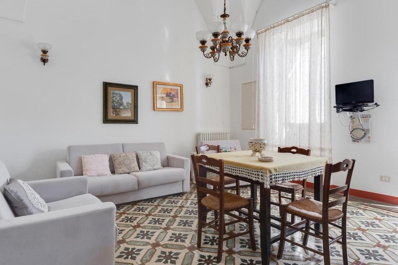 La Torre Antica Dimora Apartment Giuggianello Exterior photo
